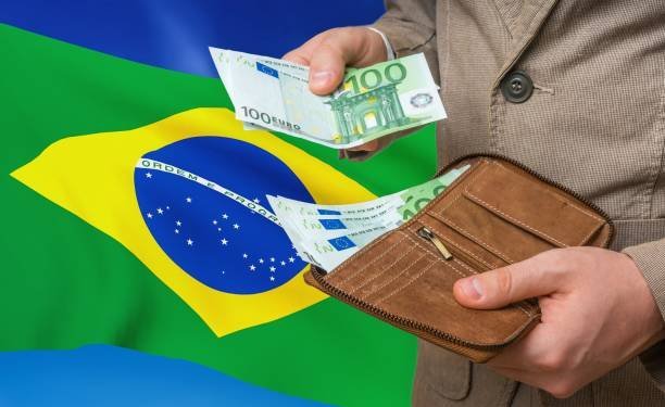 Easy Money Saving Tips for Every Month 